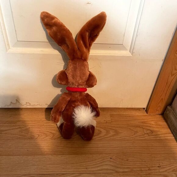 Nestle Nesquick plush bunny 21in
Bendable ears, clean, soft.
Collectible stuffed - Picture 6 of 7